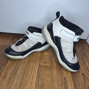 Shaq Basketball Sneakers High Tops Velcro Black and White Size 11